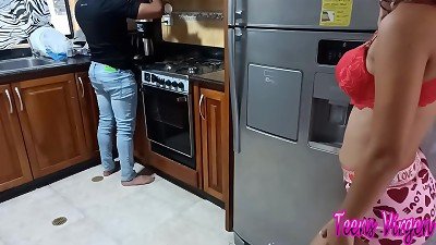 I seduced my stepbrother to fuck me in the kitchen when stepparents are not around