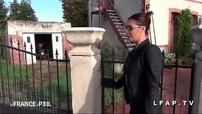 Married woman in lingerie gets an analingus from her taxi driver