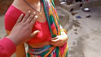 Clear Hindi audio sex video of Indian stepsister outdoor sex.
