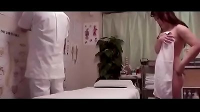 A girl went wild after a relaxing Japanese massage