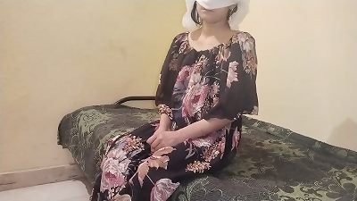 Sexy British babe Preeti Young shows off her huge boobs