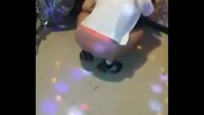 Korean Yadong sings in room with underwear