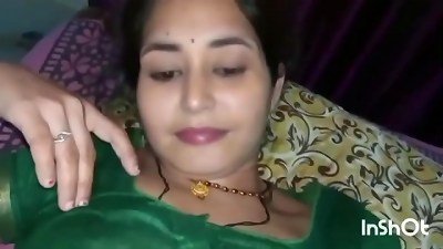 Indian wife Ragni bhabhi's boyfriend has sex with her while her husband is away