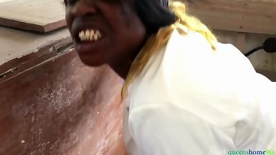 The director of the church choir is caught having an affair with the pastor's wife on the new church premises. A stranger intervenes, demanding to have sex with her as well, threatening to reveal their illicit encounter. She experiences an intense orgasm