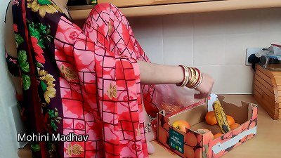 Desi fruit vendor aunty gets vigorously penetrated by customer's large penis while wearing a hot saree, featuring Hindi audio and featuring Mohini Madhav