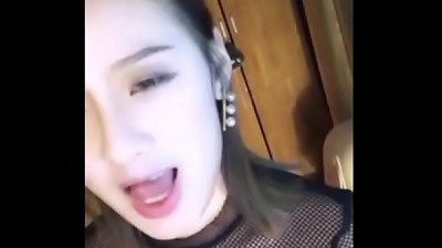 The hottest Chinese Cam Girl Xuan BaoBao's masturbation show